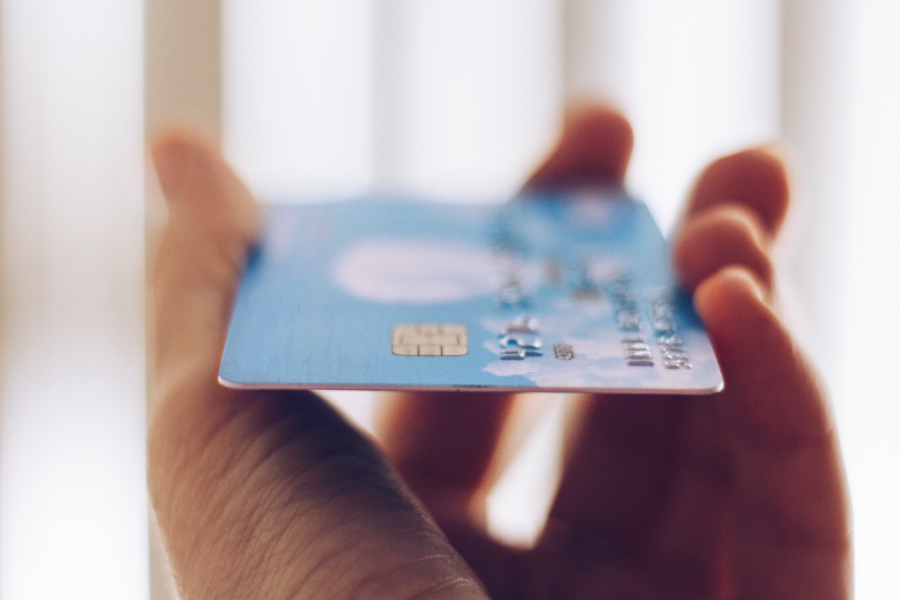 Monaliza Krepe - 🟤RMC ( reserva de margem consignável) é um cartão de  crédito consignado, muitos consumidores adquirem o cartão RMC, acreditando  estar contratando um empréstimo consignado, pois os bancos não explicam